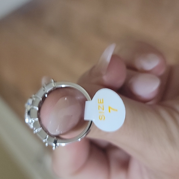 Bomb Party Size 7 Ring - Picture 3 of 4